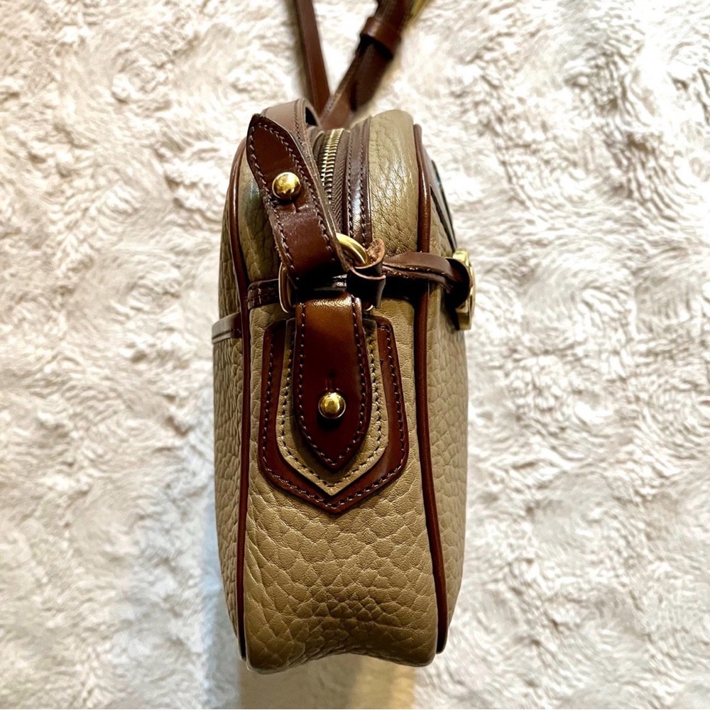Dooney & Bourke R768 Vintage Camera Bag - Picture 4 of 12